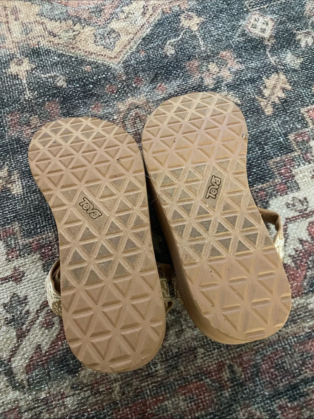 Teva flat form Tan Strappy Women’s Sandals with Patterned, practically new - Picture 4 of 6